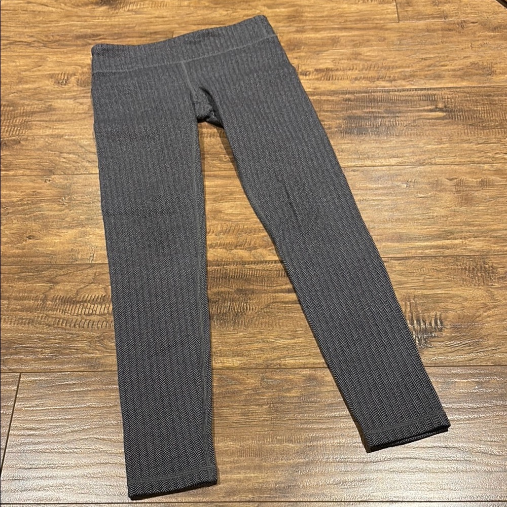 Ivivva by lululemon Herringbone Black & grey Heathered Quilt full leggings